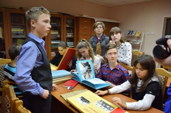 Дружная команда «Бригантина» школы №29 города Костромы посетила архив. Фото