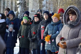 Торжественный митинг, посвященный 76-й годовщине полного освобождения Ленинграда от фашистской блокады. Фото.