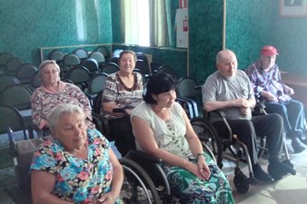 Историю театральной Костромы рассказали для проживающих в Заволжском доме-интернате для престарелых и инвалидов. Фото.
